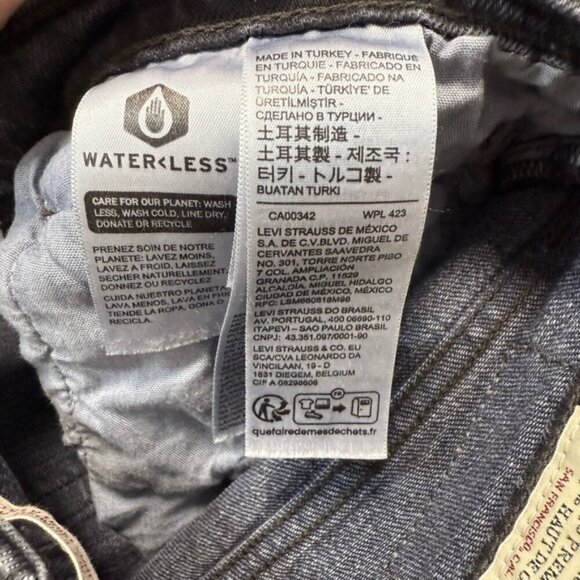 Levi's® Premium Black RIBCAGE STRAIGHT ANKLE WOMEN'S JEANS size 30 - Picture 10 of 13